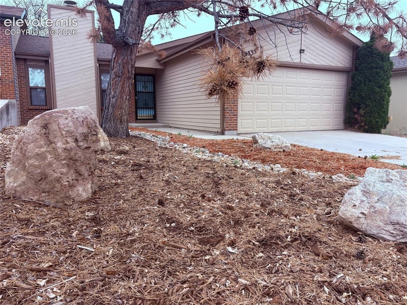 6335 Gunshot Pass Dr, Colorado Springs, CO 80917