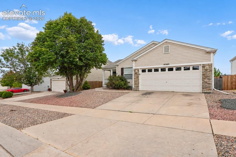 6585 Sonny Blue Dr, Colorado Springs, CO 80923