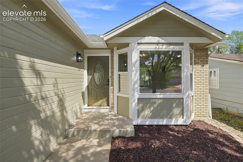 6685 Bear Tooth Dr, Colorado Springs, CO 80923
