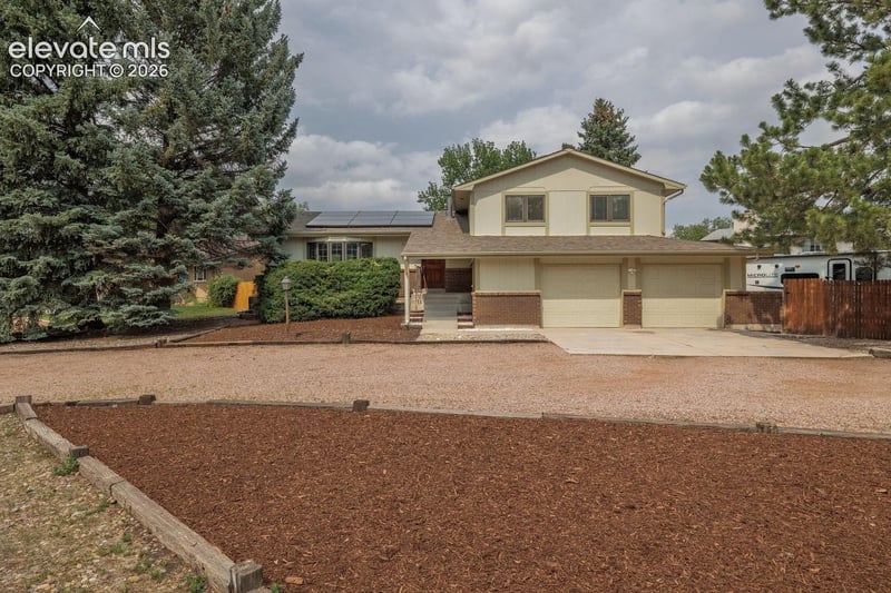 6717 Bishop Dr, Colorado Springs, CO 80918