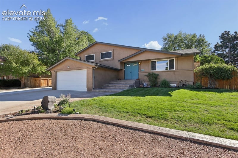 6723 Bishop Dr, Colorado Springs, CO 80918