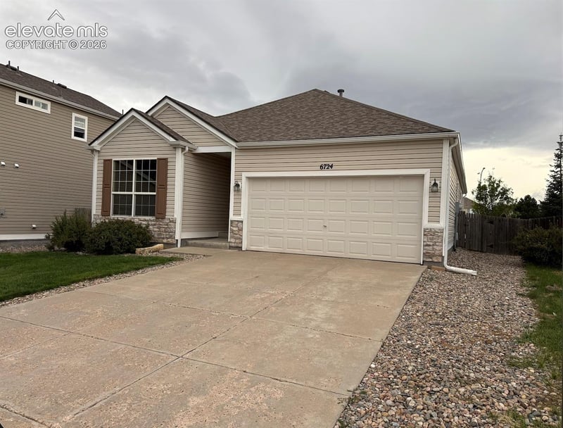 6724 Harvey Ln, Colorado Springs, CO 80923