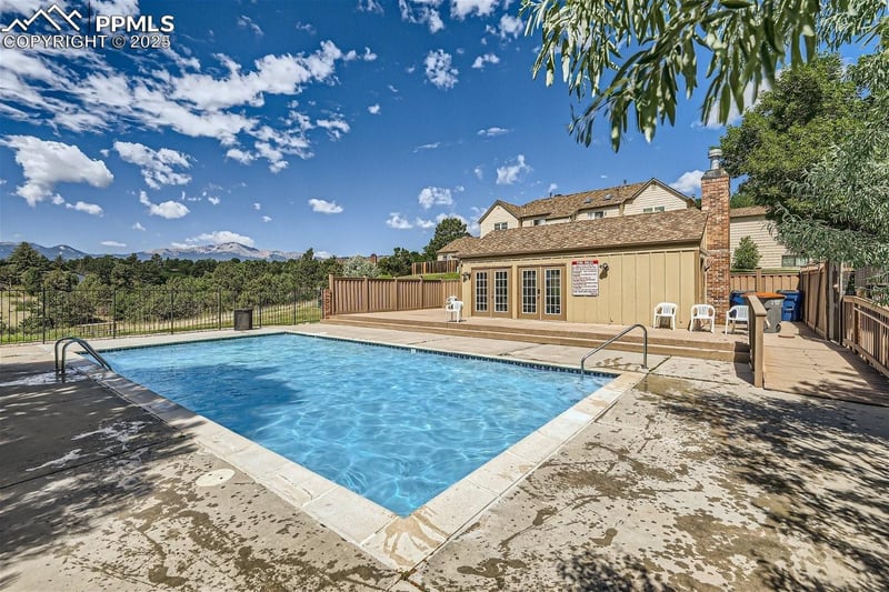 6737 Overland Dr, Colorado Springs, CO 80919