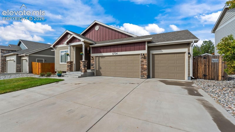6754 Phantom Way, Colorado Springs, CO 80925