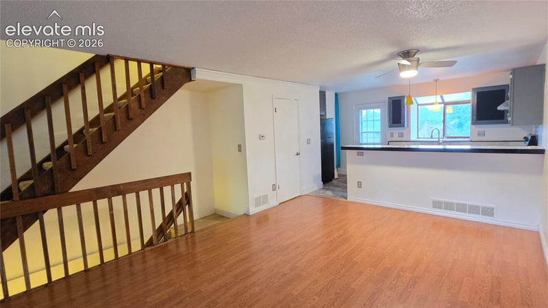 6818 Ravencrest Dr, Colorado Springs, CO 80919