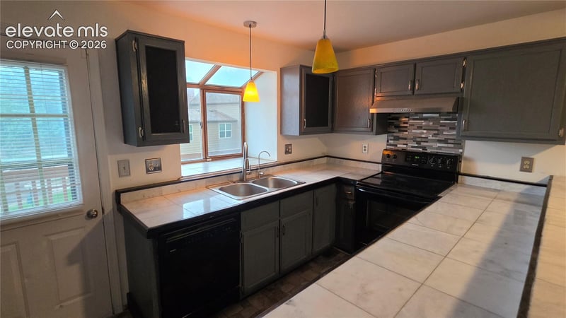 6818 Ravencrest Dr, Colorado Springs, CO 80919