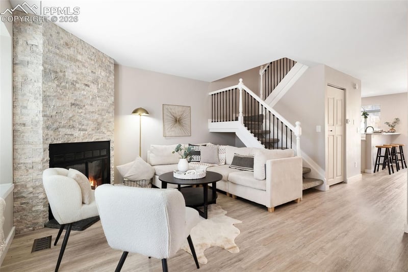 6829 Mountain Top Ln, Colorado Springs, CO 80919