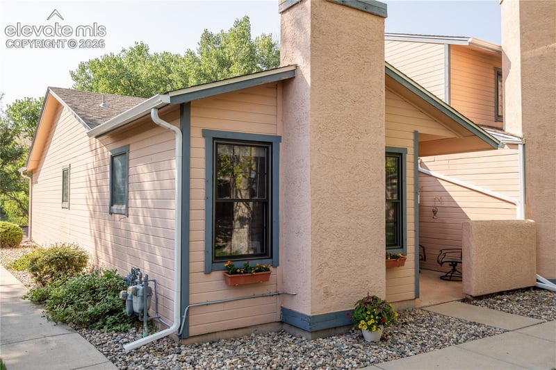 6833 Bobtail Dr, Colorado Springs, CO 80911