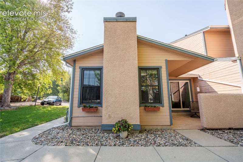 6833 Bobtail Dr, Colorado Springs, CO 80911