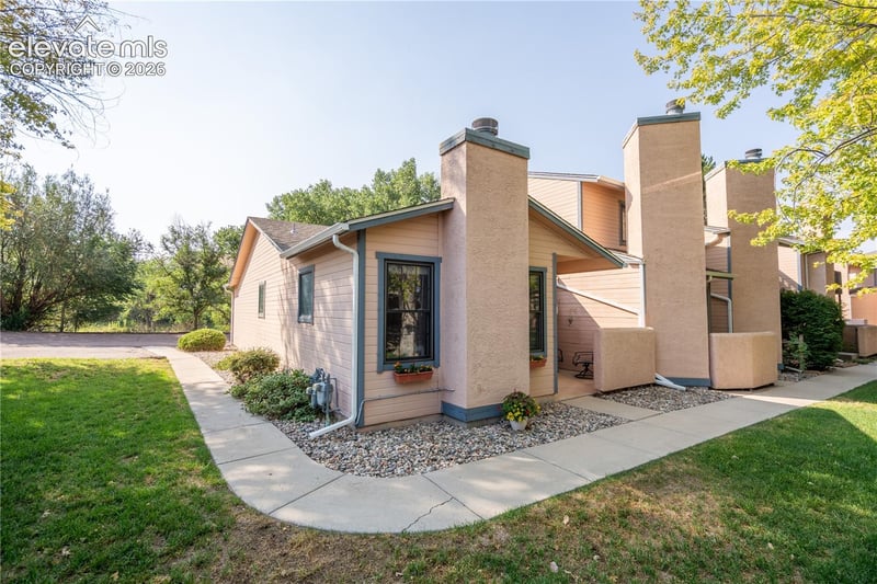 6833 Bobtail Dr, Colorado Springs, CO 80911