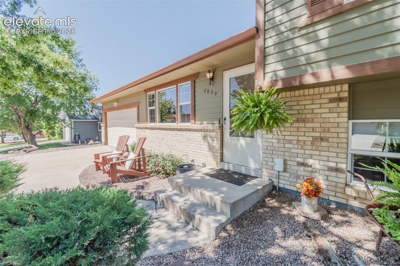 6870 Riverwood Ln, Colorado Springs, CO 80918