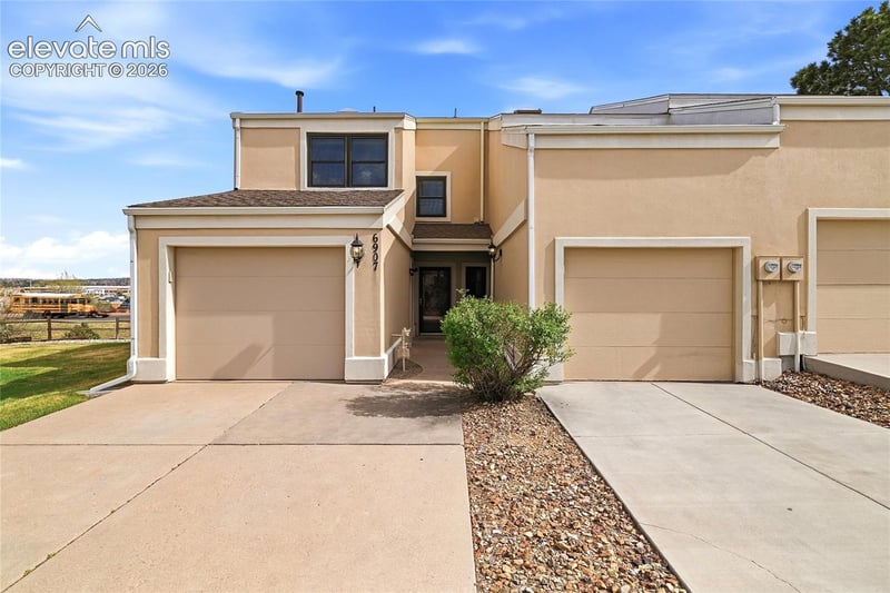 6907 Gayle Lyn Ln, Colorado Springs, CO 80919