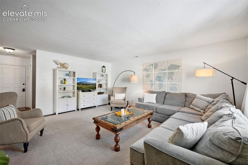 6924 Gayle Lyn Ln, Colorado Springs, CO 80919