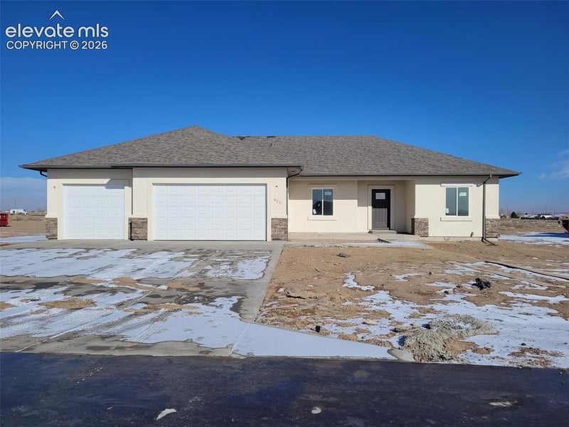 697 E Cabaret Dr, Pueblo West, CO 81007