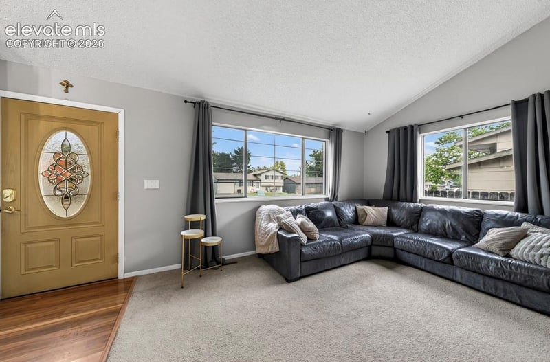 70 Bridle Trl, Pueblo, CO 81005