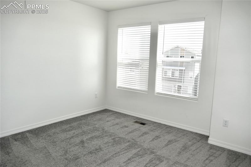 706 Grissom Dr, Colorado Springs, CO 80915