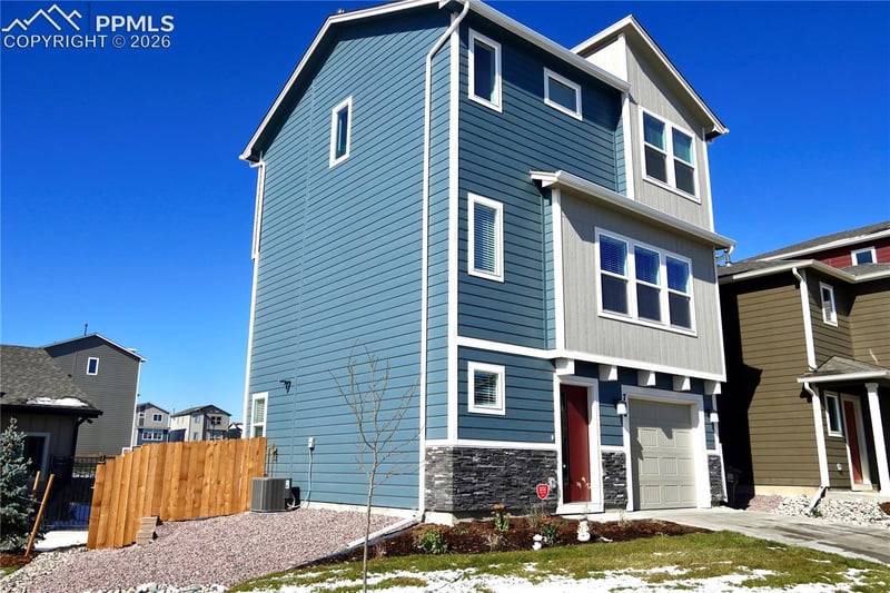 706 Grissom Dr, Colorado Springs, CO 80915