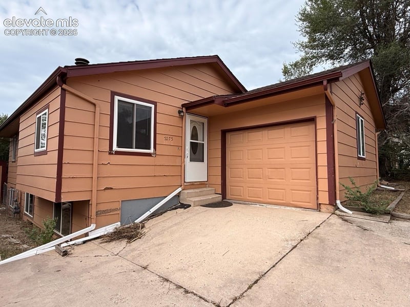 7075 White Mountain Dr, Colorado Springs, CO 80915