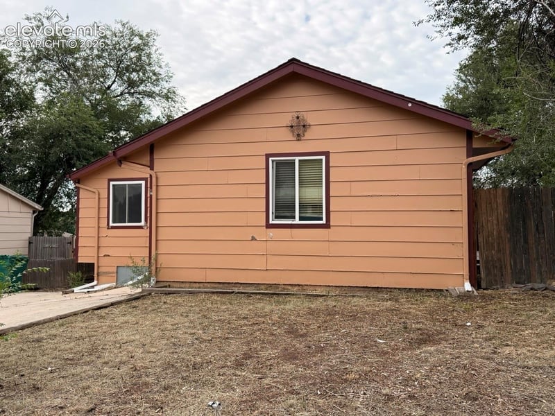 7075 White Mountain Dr, Colorado Springs, CO 80915