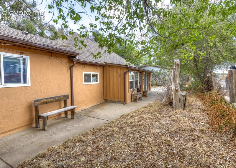 708 W 10th St, Walsenburg, CO 81089