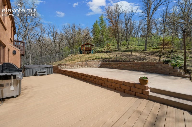 711 S Bear Paw Ln, Colorado Springs, CO 80906