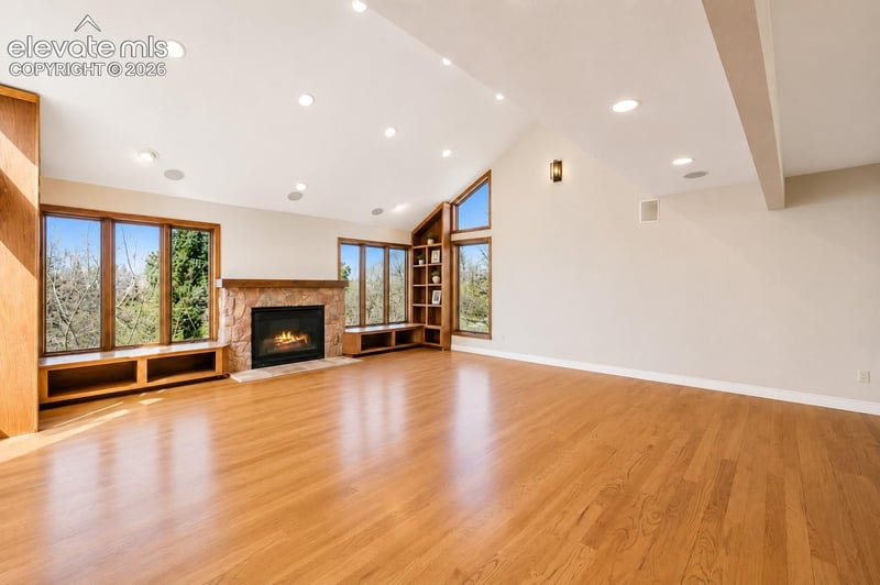 711 S Bear Paw Ln, Colorado Springs, CO 80906