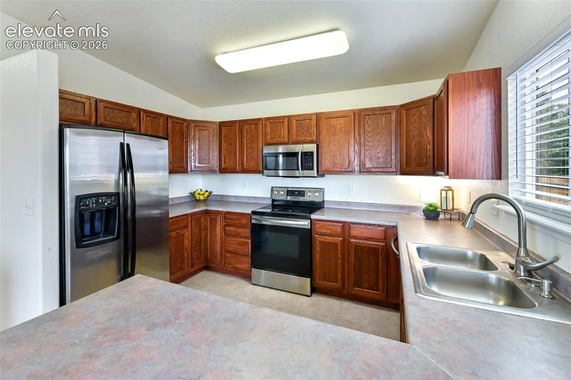 7143 Dove Valley Pl, Colorado Springs, CO 80925