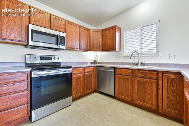 7143 Dove Valley Pl, Colorado Springs, CO 80925