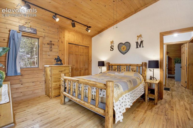 715 W Bison Creek Trl, Divide, CO 80816