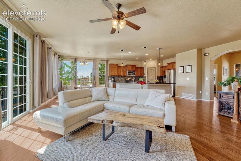 7163 Cottonwood Tree Dr, Colorado Springs, CO 80927