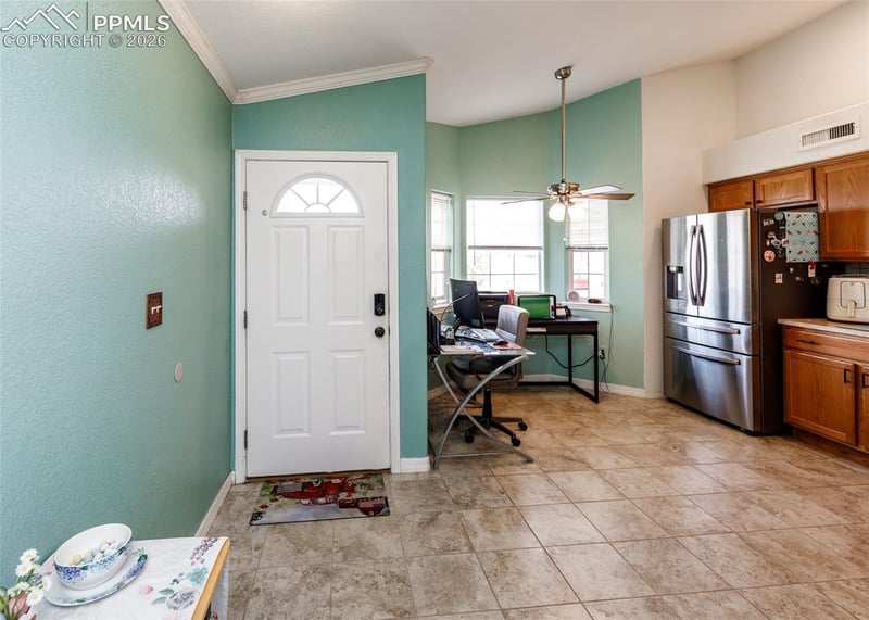 717 Edna Ln, Pueblo, CO 81005
