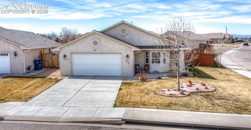 717 Edna Ln, Pueblo, CO 81005