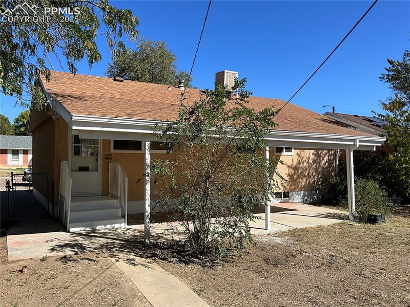 72 Hanson Ln, Pueblo, CO 81001