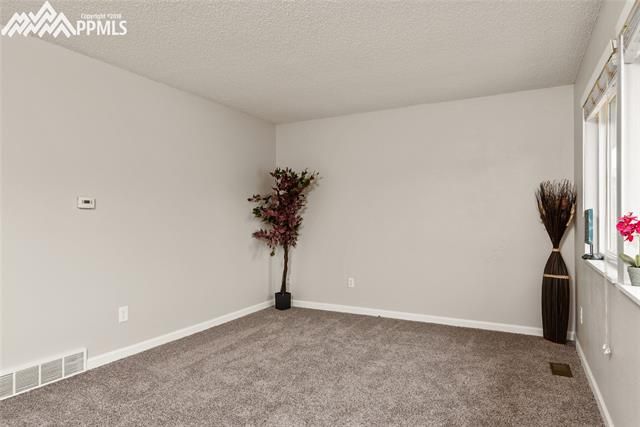 7290 Sullivan Cir, Colorado Springs, CO 80911