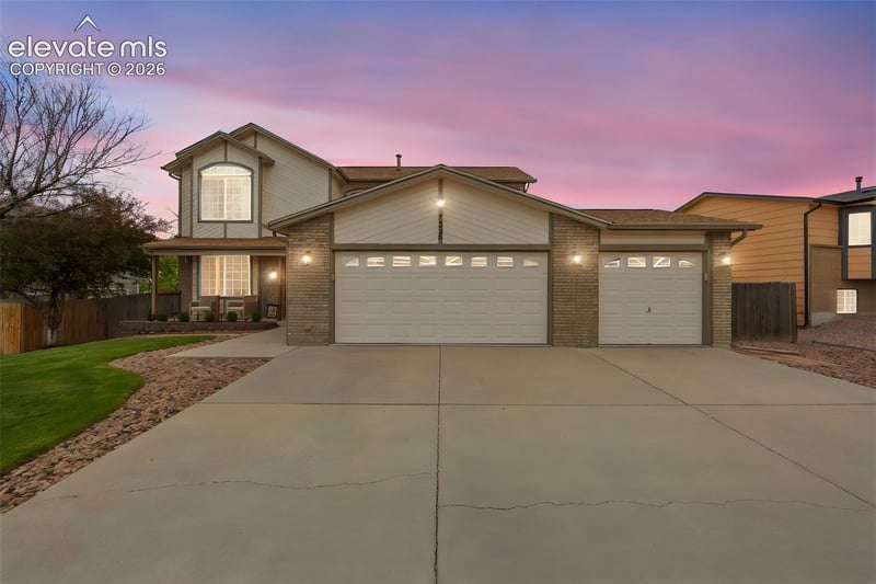 7325 Sue Ln, Colorado Springs, CO 80925