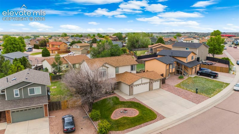7325 Sue Ln, Colorado Springs, CO 80925