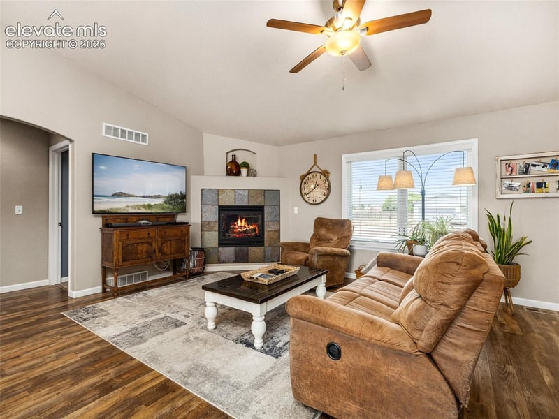 734 E Marigold Dr, Pueblo, CO 81007