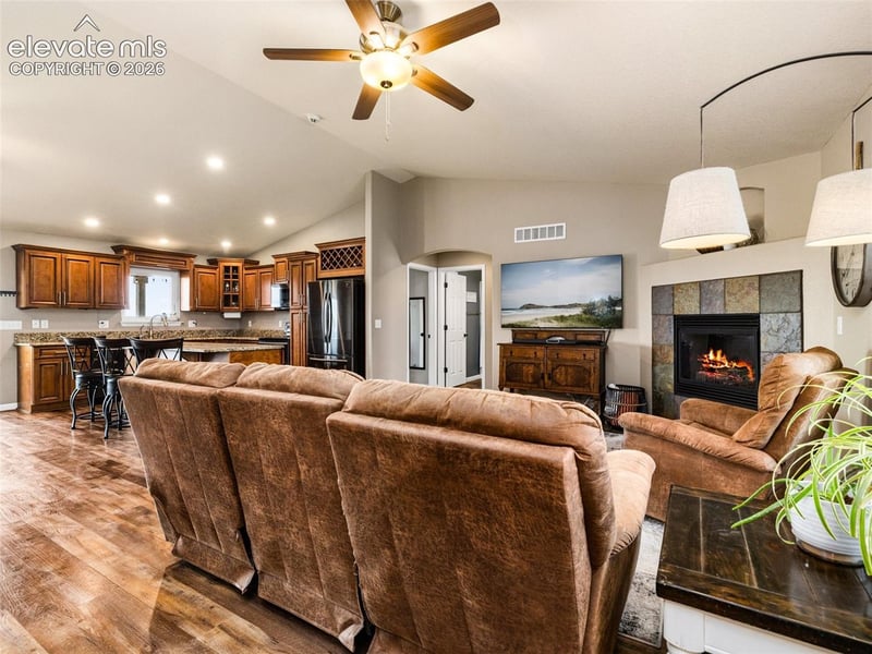 734 E Marigold Dr, Pueblo, CO 81007