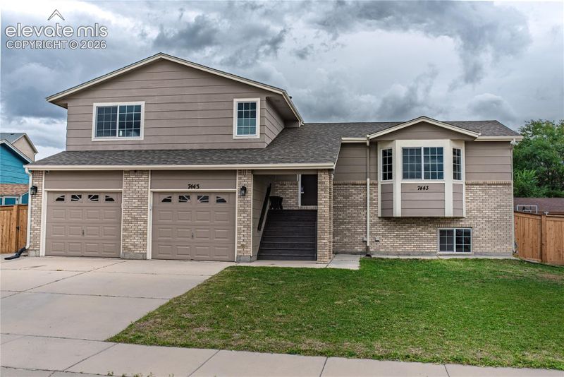7443 Waterside Dr, Colorado Springs, CO 80925