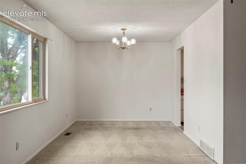 7515 Deer Trl, Colorado Springs, CO 80911