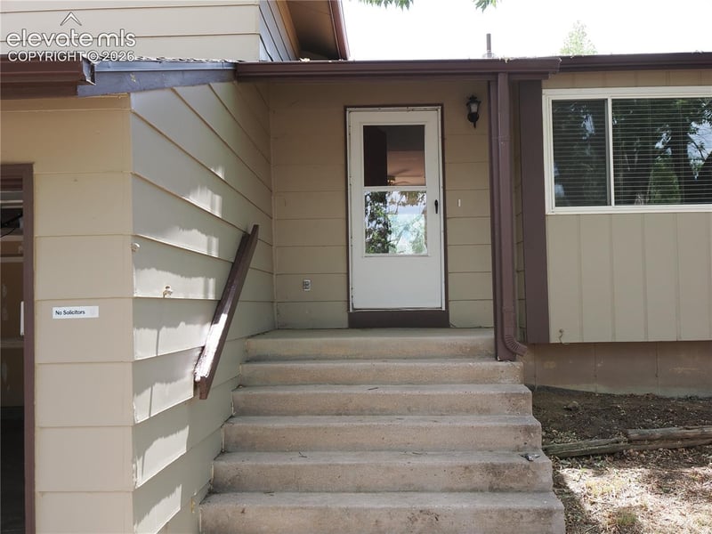 7525 Deer Trl, Colorado Springs, CO 80911