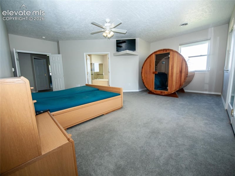 7571 Vanessa Dr, Pueblo, CO 81005
