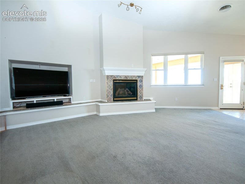 7571 Vanessa Dr, Pueblo, CO 81005