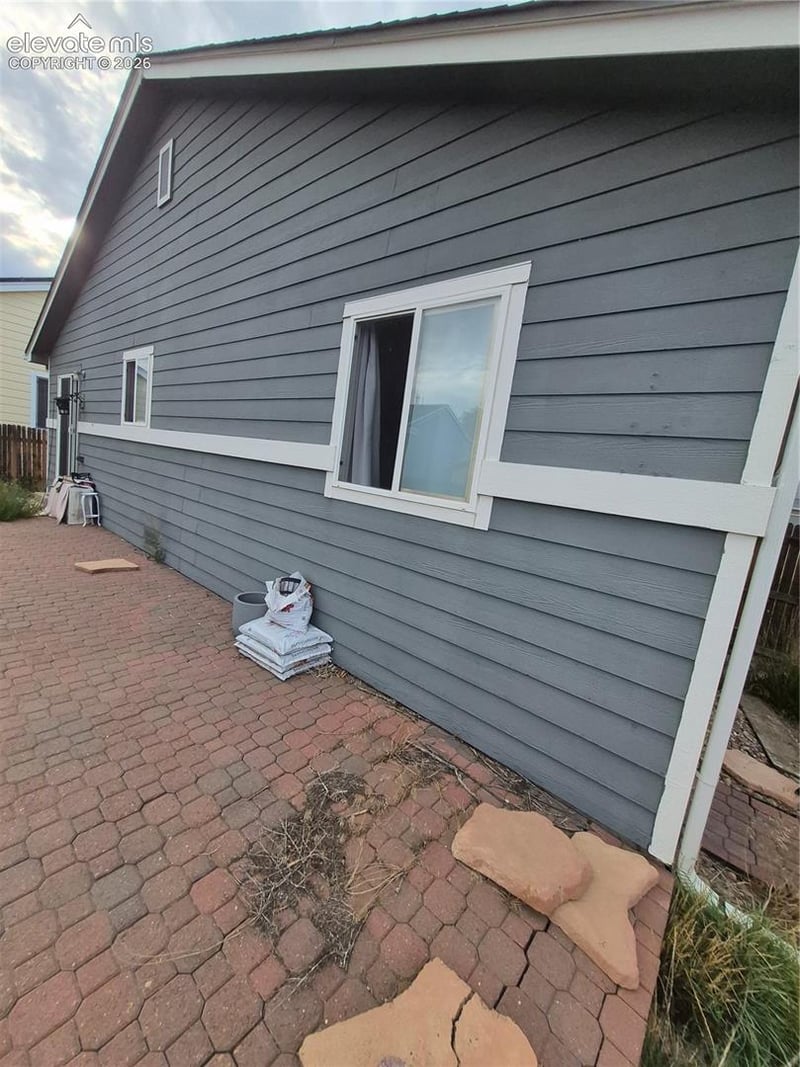 7590 Barn Owl Dr, Fountain, CO 80817