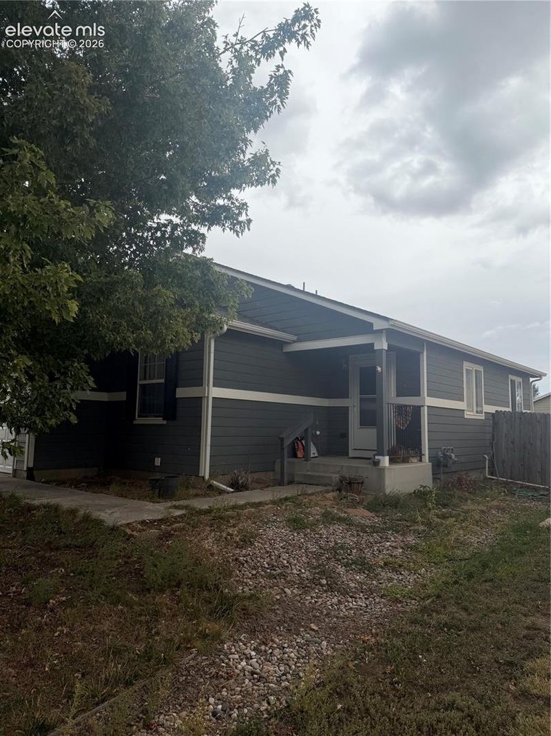 7590 Barn Owl Dr, Fountain, CO 80817