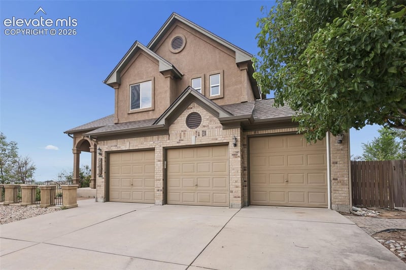 7704 Braxton Dr, Fountain, CO 80817