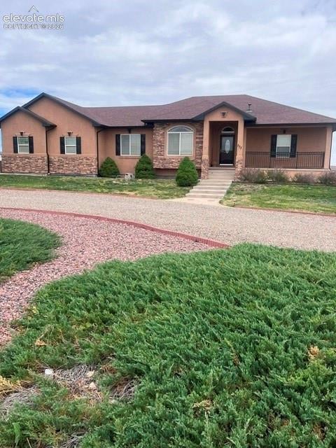 777 E Woodleaf Dr, Pueblo, CO 81007