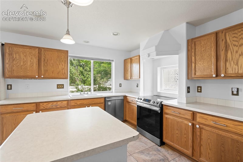 7776 Candlelight Ln, Fountain, CO 80817