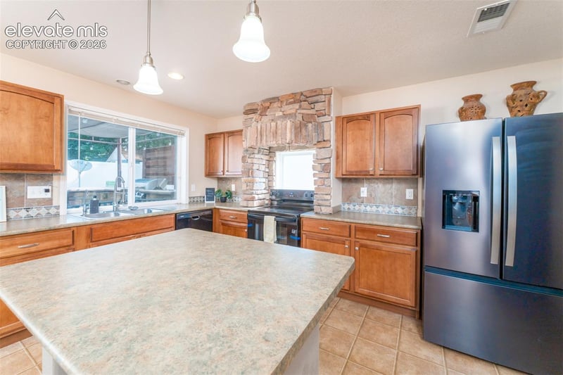 7930 Enclave Ln, Fountain, CO 80817