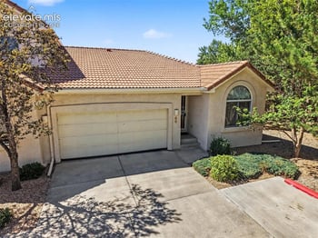80 Luxury Ln, Colorado Springs, CO 80921